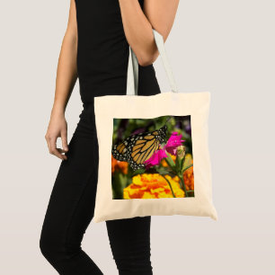Bolso De Tela Mariposa monarca en la flor rosada de Marigold