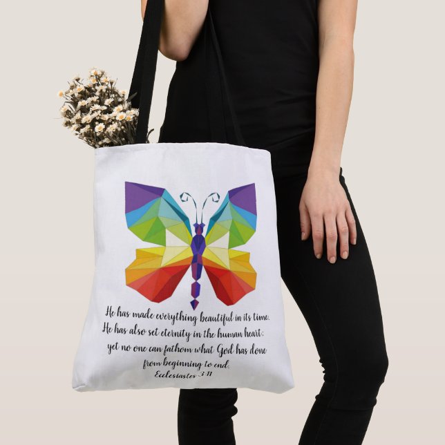 Bolso De Tela Mariposa pintada con verso de Eclesiastes 3:11 (Detalle)