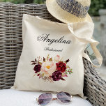 Bolso De Tela Marsala burgundy floral Bridesmaid Personalizada<br><div class="desc">Mira más de 400 populares estilos de bolsas de boda de la colección de "Boda Tote Bags" de nuestra tienda. Haga clic en "Editar diseño" para que pueda realizar más personalizares. ¡Puedes cambiar el tamaño del tipo de letra, el color del tipo de letra y más! bolsas de boda, bolsos...</div>