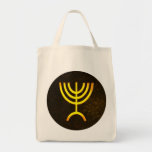 Bolso De Tela Menorah Flame<br><div class="desc">Una representación digital de la menorah judía de siete ramas (hebreo: מְ נ וֹ רָ ‎). La menorah de siete ramas, utilizada en el santuario portátil establecido por Moisés en el desierto y más tarde en el Templo en Jerusalén, ha sido un símbolo del judaísmo desde la antigüedad y es...</div>