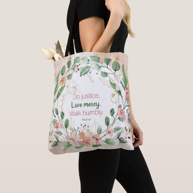 Bolso De Tela Micah 6:8 Hacer justicia Flora de acuarela verde r (Detalle)