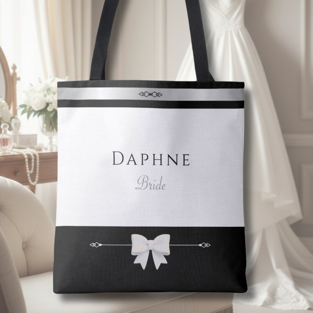 Bolso De Tela Minimalist Bride Gift | Elegant Typography Tote (Luxury minimalist Bride tote bag with elegant typography in a sophisticated wedding morning setting.)