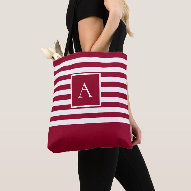 Bolso De Tela MODA TIRA BLANCA ROJA Letra cuadrada monograma (Detalle)