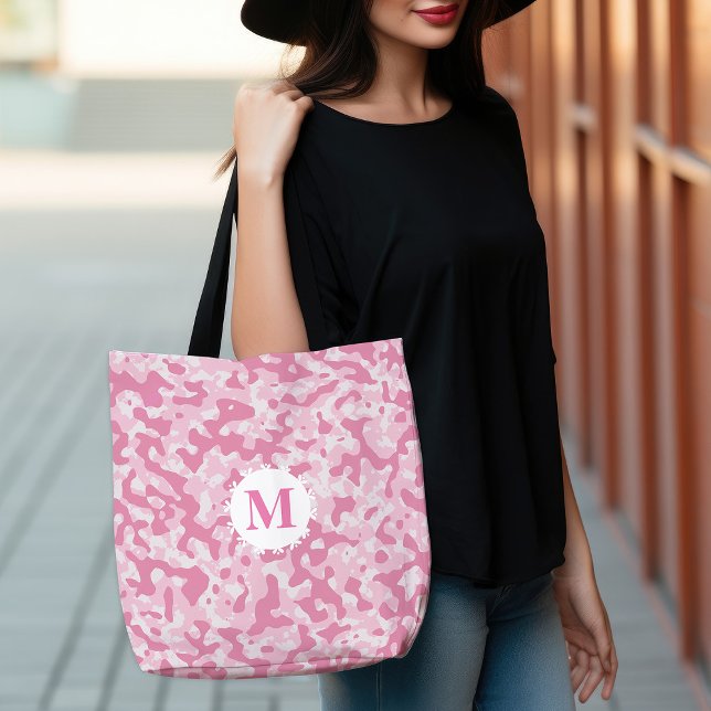 Bolso De Tela Monograma de camuflaje rosa de camo inicial (Pink Camo Camouflage Monogram Initial Tote Bag)