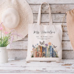 Bolso De Tela Monograma de libros y libros para profesores de ar<br><div class="desc">Sorprende al profesor en tu vida o te tratas a ti mismo (si eres el profesor) con esta adorable bolsa de tote de monograma con un hermoso ilustracion acuarela de libros en una estantería. Eres mi héroe, profesor. Presente perfecto para tu profesor de primaria favorito para Navidades, de vuelta a...</div>