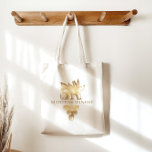Bolso De Tela monograma de uvas de oro de la empresa vinícola<br><div class="desc">sofisticada experiencia de marca de bodega o negocio de vinos con uvas de Relieve metalizado de imitación de oro y su propio monograma en letra serif con toda la información adicional en elegante letra serif. Elija entre dos colores de fondo de blanco y negro. compruebe nuestra tienda para elegir entre...</div>