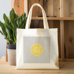 Bolso De Tela Monograma Personalizado de Chevrons Gris y Amarill<br><div class="desc">Un llamativo diseño art decó en colores frescos y alegres. Si necesita ajustar los monogramas,  haga clic en el botón personalizar y realice cambios.</div>