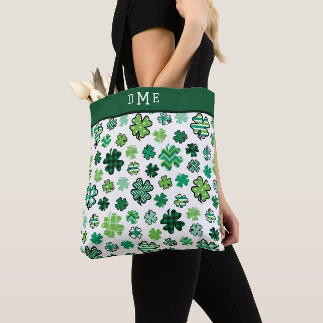 Bolso De Tela Monograma triple del patrón irlandés de Shamrock (Detalle)
