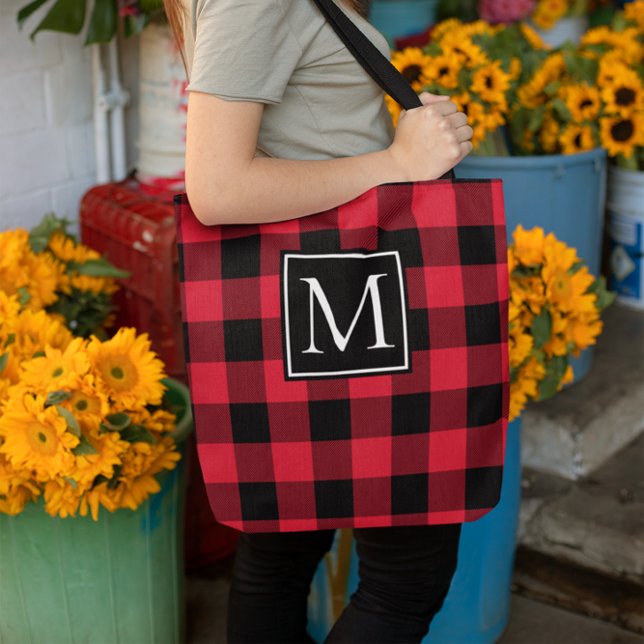 Bolso De Tela Monogramado de guarnición de búfalo rojo y negro (Monogrammed Buffalo Plaid Tote Bag)