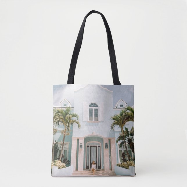 Bolso De Tela Mujer sentada frente al edificio (Anverso)