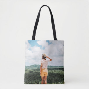 Bolso De Tela Mujeres paradas cerca de los árboles