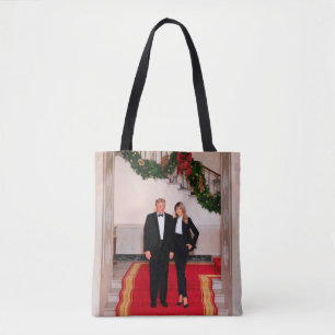 Bolso De Tela Navidad acerca al presidente Donald Trump y a Mela