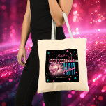 Bolso De Tela Neon Look Disco Ball Bachelorette de Retro 70<br><div class="desc">Recorra los años 70 y tome un fiesta en el lado salvaje con esta bola de disco retro "Bienvenidos" al diseño "Bachelorette Disco Fiesta" de color rosa, azul eléctrico, con un tono rosado y plateado con estrellas en tonos rosa, azul y plateado (no Relieve metalizado), todo ello sobre un fondo...</div>