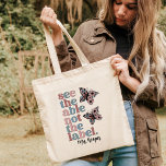 Bolso De Tela Neurodivergente regalo personalizado de educación<br><div class="desc">Esta bolsa con estilo de profesores de mariposa floral personalizada "See Able Not the Label" es perfecta para cualquier profesor! Este tote es perfecto para llevar todo el material y el equipo de tu profesor, y hace un gran regalo de graduación o de vuelta a la escuela. Además, está hecho...</div>