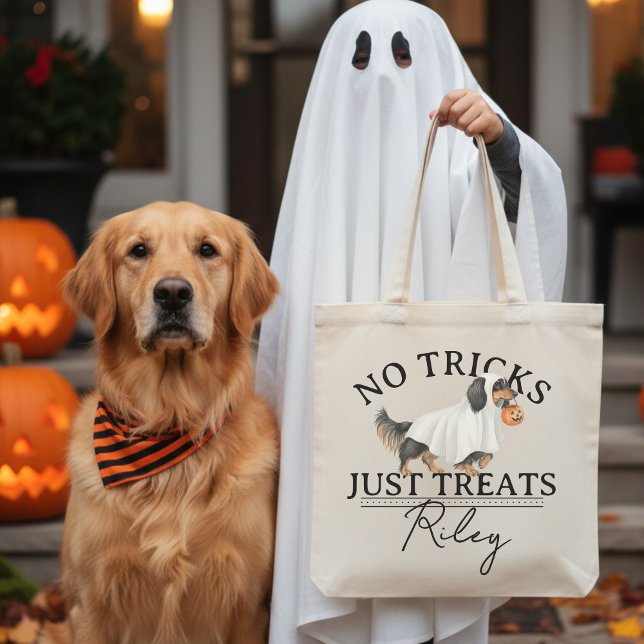Bolso De Tela No hay trucos que traten a divertida perra fantasm (Collect candy treats in the cutest No Tricks Just Treat Funny Pun Ghost Dog Halloween Tote Bag! )