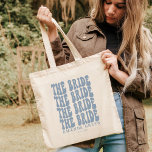 Bolso De Tela Novia personalizada de Boho Retro Dusty Blue Trend<br><div class="desc">¿Necesita una bolsa de té personalizada para su boda venidero? ¿Quieres algo de moda, preppy y groovy? No hay más que buscar la bolsa de té personalizada de esmeralda de novia. Este elegante tote es perfecto para llevar todas sus pertenencias a su día especial. Además, con un mensaje personalizado en...</div>