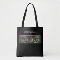 Ojos de gato lindos sobre negro
