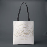 Bolso De Tela Oro de caligrafía moderna Madre de la novia<br><div class="desc">Una madre atemporal y elegante de la bolsa de té de regalo de la novia con un guión de caligrafía refinado sobre un fondo clásico,  perfecto para una celebración formal y sofisticada de los bodas. Para personalización o productos adicionales con este diseño,  por favor no dude en contactarme.</div>