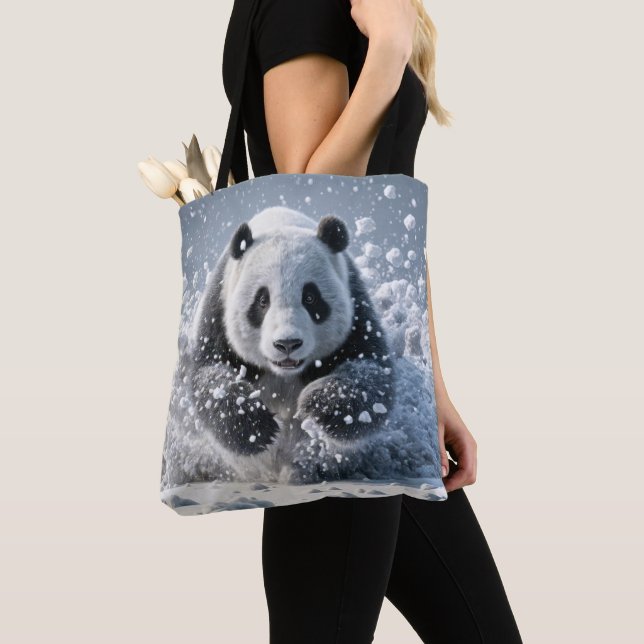 Bolso De Tela Oso Panda Corriendo En Nieve (Detalle)