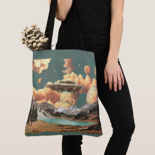 Bolso De Tela OVNI Surrealista Sobre Lago de Montaña con Planeta
