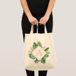 Bolso De Tela Palmas tropicales Monograma Boda rosa Rubor<br><div class="desc">Ubicación de destino - Palms Tropicales Playa Botánica Rubor Pink and Green Watercolor Spring Wedding Monograma Bolsas de Tote sobre el fondo del lienzo - incluye una tipografía de escritura hermosa y elegante con hojas botánicas modernas y vegetación para el regalo especial para un Boda, ducha de novia (novia o...</div>
