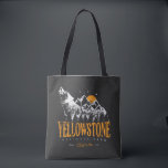 Bolso De Tela Parque nacional Yellowstone Montañas Wolf<br><div class="desc">Diseño vintage Yellowstone US National Park Wolf, Mountains & Adventure. Gran diseño de prendas de vestir para personas que aman el acampada al aire libre, el camper, el senderismo, el viaje por carretera, el viaje familiar, el viaje de verano. El lugar perfecto para usar mientras planea un viaje por la...</div>