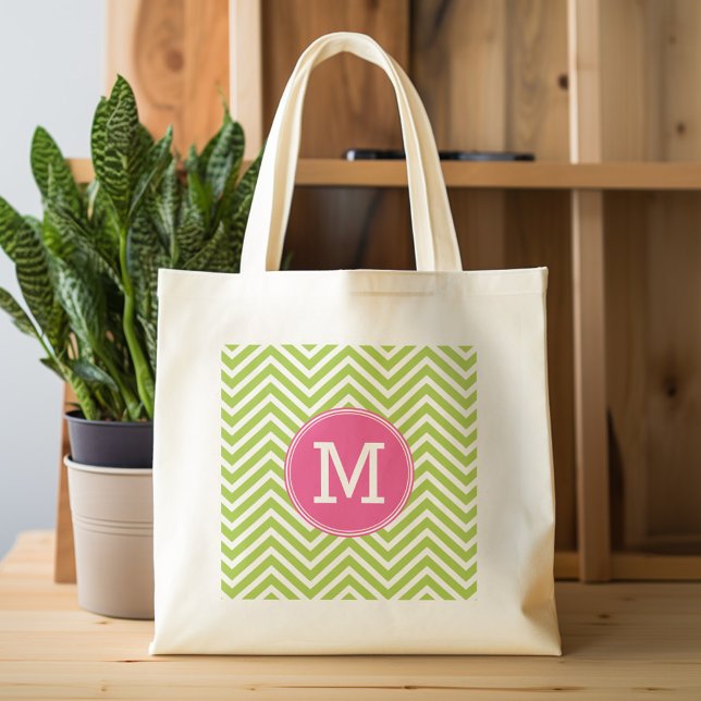 Bolso De Tela Patrón de cheurón rosa y verde con monograma (Personalized tote bag with chevrons and monogram)