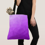 Bolso De Tela Patrón de malla geométrica del gradiente de lavand<br><div class="desc">Malla geométrica de triángulo con gradiente oscuro de lavanda violeta de color rosa claro a oscuro.</div>