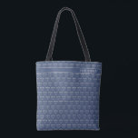 Bolso De Tela Patrón festivo de Hanukkah Menorah<br><div class="desc">La Bolsa de Tote del Patrón Rústico Festivo Hanukkah Menorah con un lindo patrón de menorahs festivos en un sutil fondo azul de vacaciones y espacio para tu nombre o monograma. Usa este adorable tote para todas tus compras de Hanukkah o dalo como un regalo delicioso!</div>