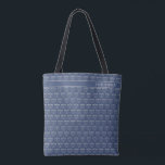 Bolso De Tela Patrón festivo de Hanukkah Menorah<br><div class="desc">La Bolsa de Tote del Patrón Rústico Festivo Hanukkah Menorah con un lindo patrón de menorahs festivos en un sutil fondo azul de vacaciones y espacio para tu nombre o monograma. Usa este adorable tote para todas tus compras de Hanukkah o dalo como un regalo delicioso!</div>