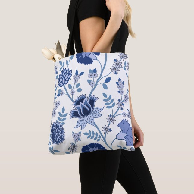 Bolso De Tela Patrón jacobino floral Lg azul en blanco (Detalle)