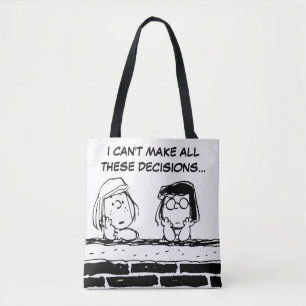 Bolso De Tela Patty Peppermint y Marcie en la pared