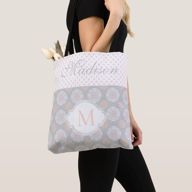 Bolso De Tela Peach Peach Gray Dots Trendy Primer Monograma (Detalle)