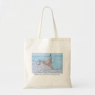 Bolso De Tela Pelícano en una roca con olas que rompen