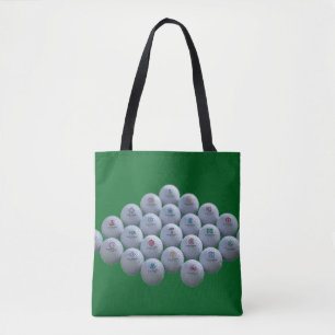 Bolso De Tela Pelotas de Golf sobre un Fondo Verde Están en una