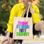 Bolso De Tela Pensar en la salud Inspiradora fuerte no delgada<br><div class="desc">Piensen Fuertemente, No Poco. Una cita de recuperación de anorexia regalo para recuperar anoréxicos aprendiendo a amar su hermoso cuerpo y a aceptarse. La imagen corporal es tan importante. Sé un guerrero. Hay más en la vida que estar delgado, así que vivir. Un diseño positivo del cuerpo fresco para alguien...</div>