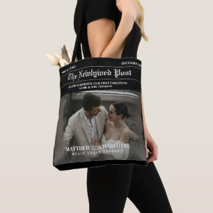 Bolso De Tela Periódico Foto de Feliz y Casada