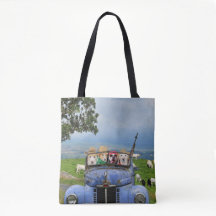 Perros divertidos en recogida vieja