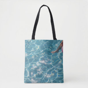 Bolso De Tela Persona en la piscina
