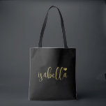 Bolso De Tela Personalizado Bridesmaid Gold Script Name Black<br><div class="desc">Una bolsa negra moderna de moda con un nombre de guión dorado y corazón perfecto para una dama de honor. Las damas de honor pueden llenar su tote con lo esencial para los viajes de la Bachelorette Party,  o para los elementos esenciales para traer la mañana del boda.</div>