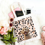 Bolso De Tela Personalizado Leopard Print Dog Photo<br><div class="desc">Lleva tus productos básicos a la moda con nuestra bolsa de fotos de perros de leopardo Personalizado. Este tote de moda presenta un diseño moderno de estampado de leopardo, personalizado con una foto de su querido perro y su nombre. Fabricado con materiales duraderos y de alta calidad, es perfecto para...</div>