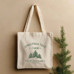 Bolso De Tela Personalizado Nombre Familia Navidad Árbol Granja<br><div class="desc">¡Lleva aclamación de vacaciones adonde vayas con nuestro bolso de tote personalizado! Con su nombre familiar y un retro diseño de granja de árboles de Navidad en verde sabio,  es perfecto para comprar,  regalar y difundir vibraciones festivas.</div>