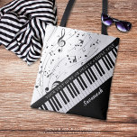 Bolso De Tela Personalizado Piano Music Notes Script Name Black<br><div class="desc">Bolso de tocador personalizado de música moderna y elegante con teclado de piano y notas musicales en tu elección de color para reemplazar el fondo blanco. Personalice con un nombre o un monograma y/u otro texto en su elección de estilo de fuente, color y tamaño. La muestra se muestra en...</div>