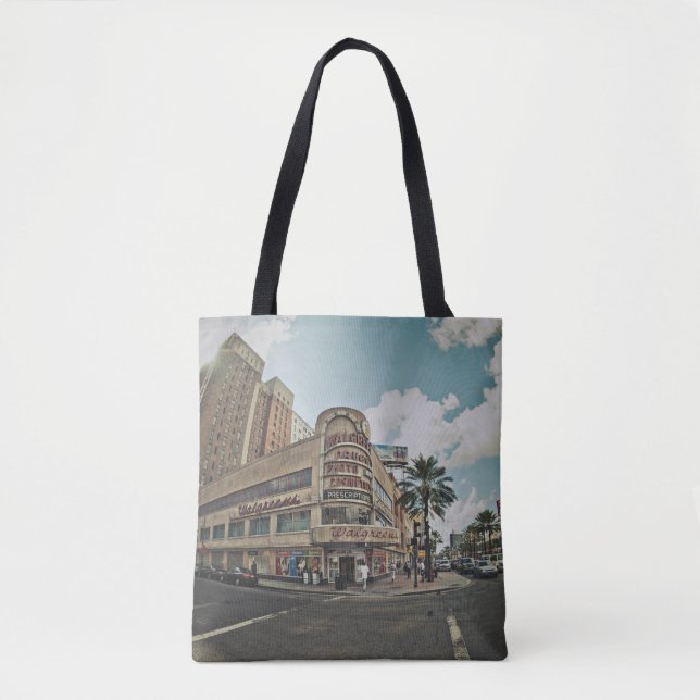 BOLSO DE TELA PERSONAS CAMINANDO CERCA DE EDIFICIOS DURANTE EL D (Anverso)