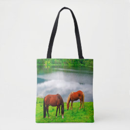 Bolso De Tela Pradera de pastoreo de caballos con un lago forest
