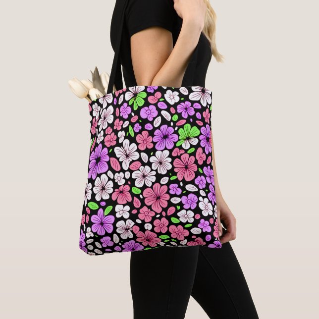 Bolso De Tela Purple and Pink Flowers and Petals Pattern Black (Detalle)
