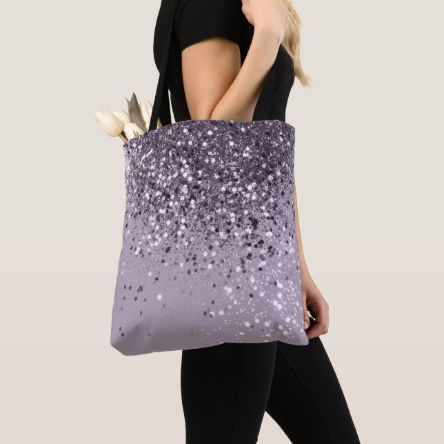 Bolso De Tela Purpurina de la dama de lavanda brillante. (Detalle)