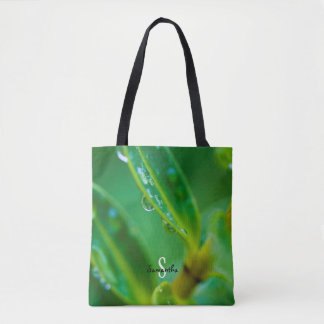 Bolso De Tela Raindrops on Green Leaves Tote bag