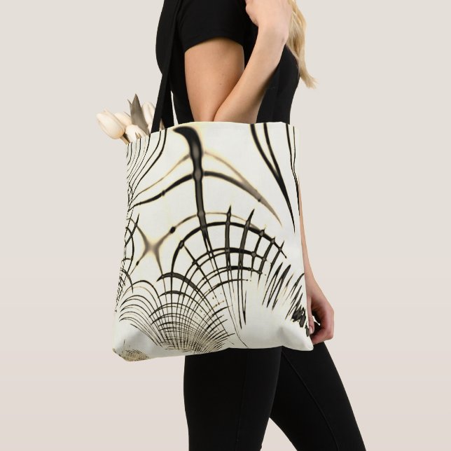Bolso De Tela Rasgos curvos cruzados de nuez-marrón, fondo claro (Detalle)