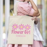 Bolso De Tela Regalo de boda personalizado de la chica de flor r<br><div class="desc">Chica de flores de personalizado lindo regalo de bolsos de regalo para las niñas especiales en su fiesta boda de novias. Flores de margarita rosa bonito con el nombre del niño debajo en un hermoso regalo personalizado para niños.</div>